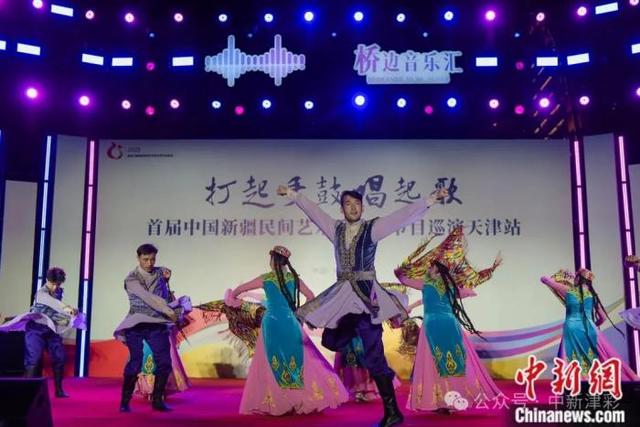 人这一辈子，一定要来天津听一场桥边音乐会！