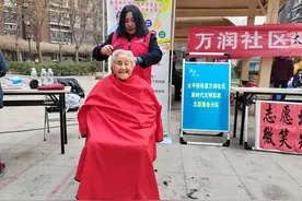 免费磨刀、理发、旧物换礼，“学雷锋月” 社区便民服务真丰富！图片
