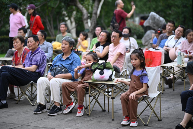 南京鼓楼公园，红红红红红了！