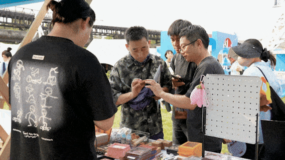 2025服贸会｜服贸会室外藏着个 “文博快乐星球”！逛文创、玩手工、把“博物馆”带回家，攻略收好——