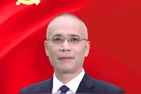 海报｜专访中广核山东分公司总经理 山东招远核电有限公司党委书记、执行董事喻向东图片