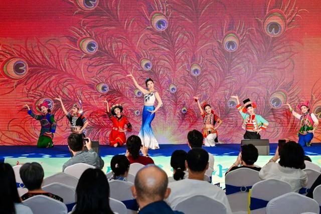武汉伢，红河邀你来北纬23°享受旅居生活！