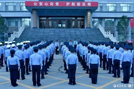 “全体都有，登车，出发！”东阿公安2025亮剑当“夏”图片