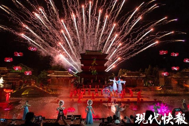 盐城东台西溪双节“升温”，游客沉浸式体验“宋潮”古韵