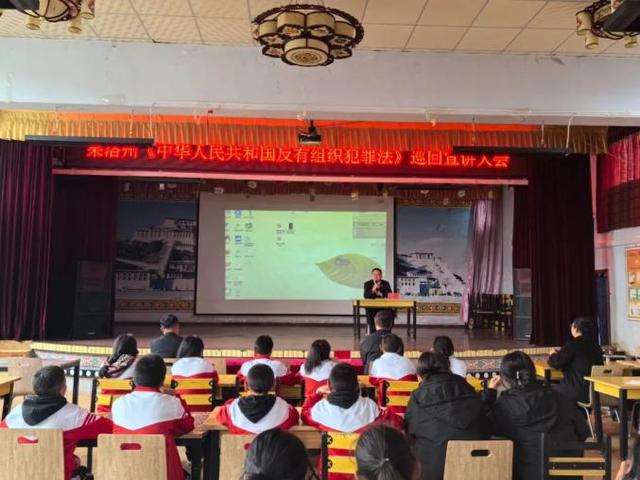 沪果情深：从海拔4米到4000米 一路向西奔赴一场距离2500公里的山海约定 ——记上海法院刘磊、…