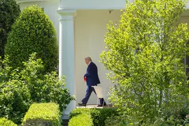 亚马逊为商品标注“关税成本”？特朗普向贝索斯讨说法图片