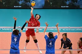 全运会排球资格赛女子成年组：北京胜四川图片