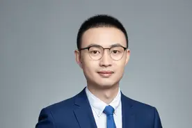 经济学家张奥平:2025年万亿国债资金将加力支持“两重”“两新”图片