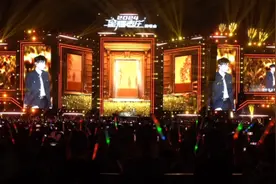 一首《麻雀》枣庄体育馆全场沸腾 歌迷：李荣浩的声音太上头！图片