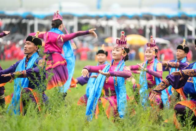 内蒙古锡林郭勒：那达慕激活暑期文旅经济