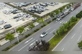 “打无人车、逛大武汉”！“萝卜快跑”会跑出怎样的未来？图片