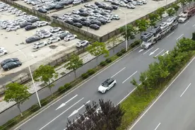 “打无人车、逛大武汉”！“萝卜快跑”会跑出怎样的未来？图片