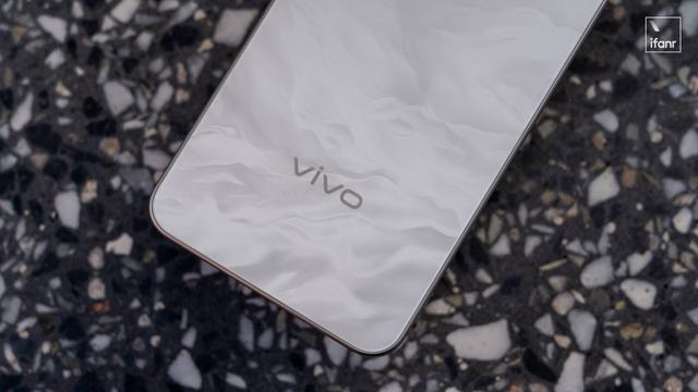 vivo Y500 Pro 体验：搭载 2 亿像素主摄，续航旗舰也可以卷影像