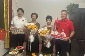 中国花样游泳在巴黎创造历史 北京姑娘常昊带着梦想飞跃图片