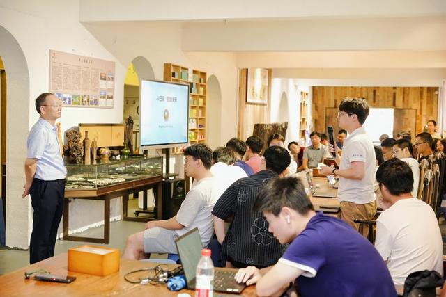 “未来科学家”到黔南探寻“产学研共振”之路