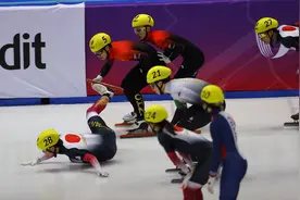 大冬会短道速滑混合团体接力：中国队晋级决赛图片
