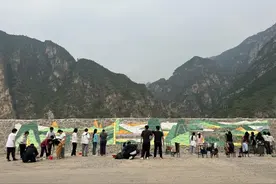 河北涞水：艺术彩绘点染青山绿水 高校赋能绘就振兴画卷图片