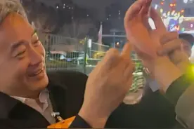 “走到哪儿扎到哪儿！”他在两会期间给人扎了300多针……网友：宝藏代表图片