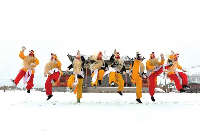 山西忻州冰雪古建绘就水墨晋韵，与千年人文温暖邂逅