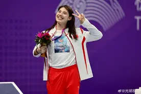 杭州亚运会中国游泳队包揽首日比赛7枚金牌图片