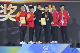 （体育）体操——全国锦标赛：尤浩获得男子鞍马吊环双杠全能冠军图片