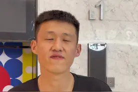 海底捞之旅！威姆斯流利中文点餐+科目三热舞 周鹏叹为观止图片