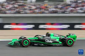 F1中国大奖赛维斯塔潘问鼎 周冠宇第14位完赛图片