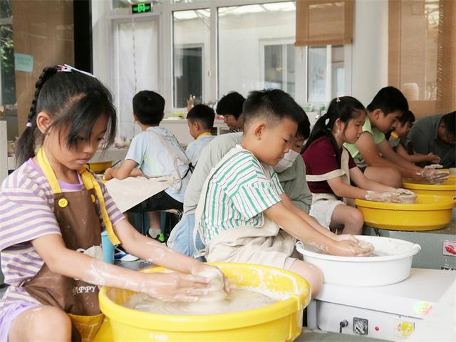 【博学游记】博物馆“漫游”课 聆听青岛天工龙泉青瓷博物馆的瓷语新声