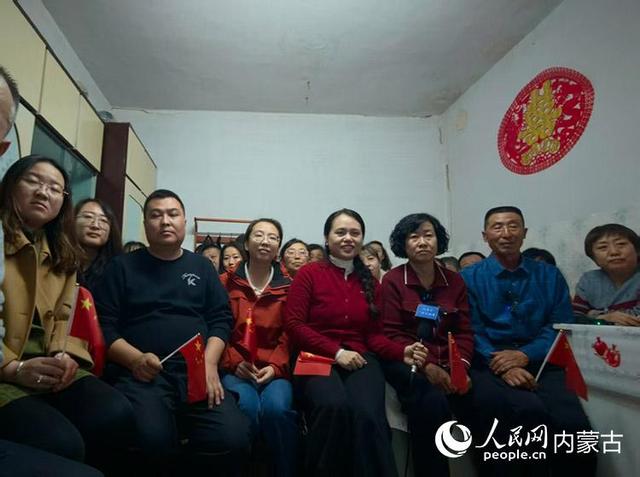 曾在草原上看星星的孩子，与星星并肩了