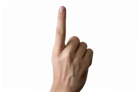 指甲上月牙、横纹、竖纹代表健康？一文告诉你指甲里藏着的“健康秘密”！图片