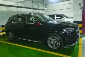 78万买的奔驰，刚上牌就漏机油了！温州一车主提出换车被拒图片