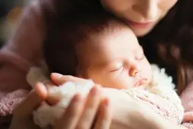 年轻妹子开始抢着当月嫂，能少走20年弯路吗？图片