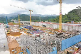 广湛高铁阳春东站建设进度更新 项目进入站房地上主体结构施工阶段，预计8月中旬封顶图片