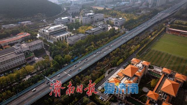 济南二环南路秋日生态与都市繁华交织，绘就别样风景