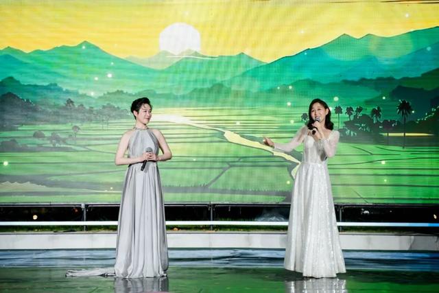 “相约滨海之夏”广场文化系列活动闭幕式暨“玉兰枝头听江南”江南民歌展演顺利举办