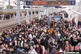 云南铁路今年春运已累计发送旅客超千万人次图片