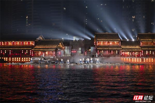 夜游常德河街，我竟成了《常德往事》的一部分
