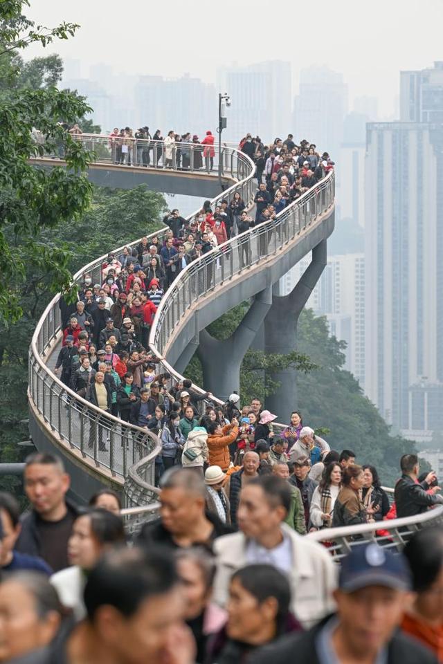 重庆鹅岭栈桥成为旅游新地标