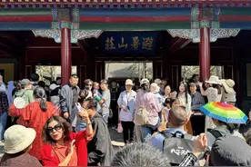 河北承德：“五一”假期游客多图片
