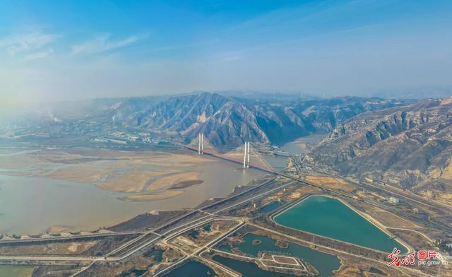 冬日黄河景如画
