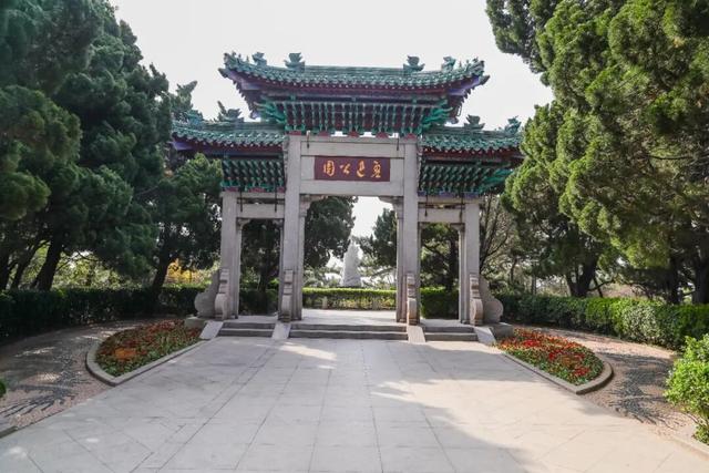 这才是青岛人私藏的城市封面！“醉美”红礁石、中国首个水族馆，年卡99元起畅玩！