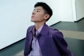 蒋奇明 一起骑摩托吧，穿过那些想不明白的事儿图片