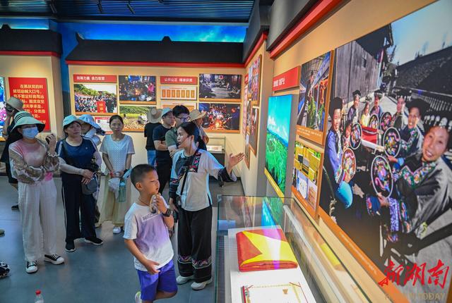 共赴秋光里的文化奇遇! 《村里有个馆》 11月3日重磅来袭