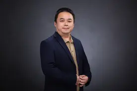 2025听两会丨全国政协委员张云泉：建议加快发展社区和家庭养老机器人图片