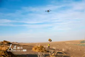 甘肃金塔：无人机助力防沙治沙图片