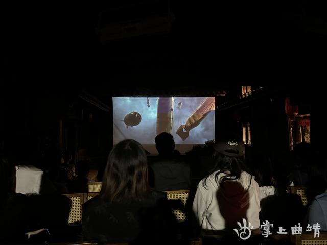 曲靖“清风剧场”免费展播影片 光影相伴凝聚市民文化热情