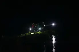痛惜！江西一副镇长救落水车辆殉职，被发现时右手高举 工作人员：他工作向来亲力亲为图片