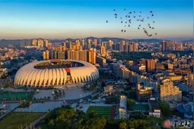 今晚中超，梅州客家主场首战！主场比赛日凭球票可免费通关五华所有景区！图片