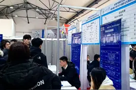 2025年青岛“招才引智名校行”活动携近500名硕博人才需求走进吉林辽宁图片