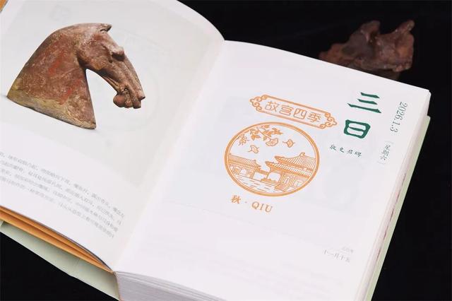 每年在故宫排大队的年轻人，可能不是来逛的......